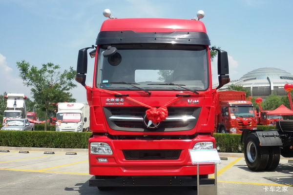 北奔 V3M重卡 340马力 4X2天然气牵引车(速比4.2)