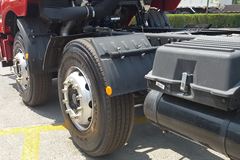 北奔 V3M重卡 轻量化版 336马力 6X2牵引车(ND42404L23J7)