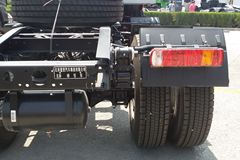 北奔 V3M重卡 350马力 6X2 天然气牵引车(ND4240L27J7Z01)