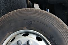 东风柳汽 乘龙M7重卡 385马力 6X4牵引车(东风康明斯)(LZ4251QDCA)