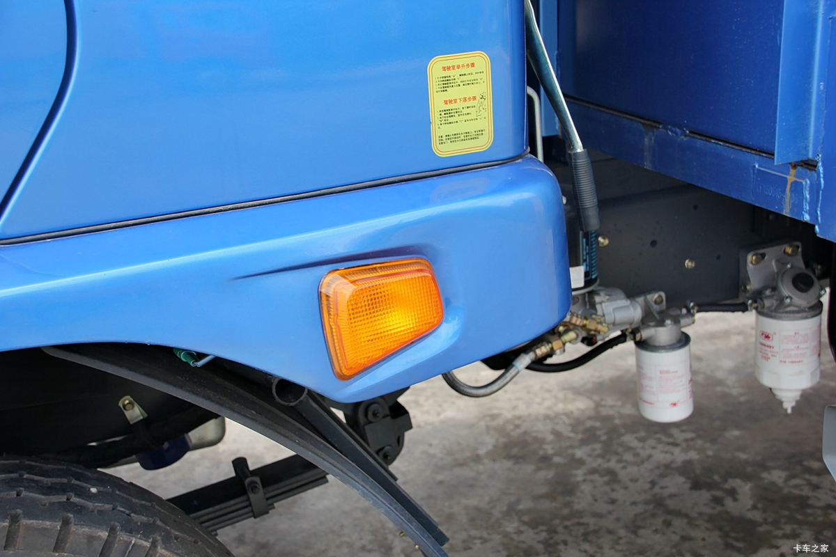 ʱ�� ˹�����Ῠ 129���� 4X2 3.7����ж��(LFJ3045G7)���                                                