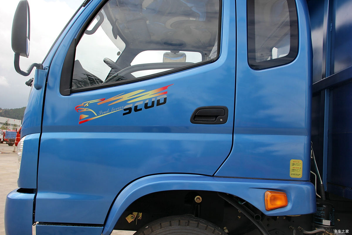 ʱ�� ˹�����Ῠ 129���� 4X2 3.7����ж��(LFJ3045G7)���                                                