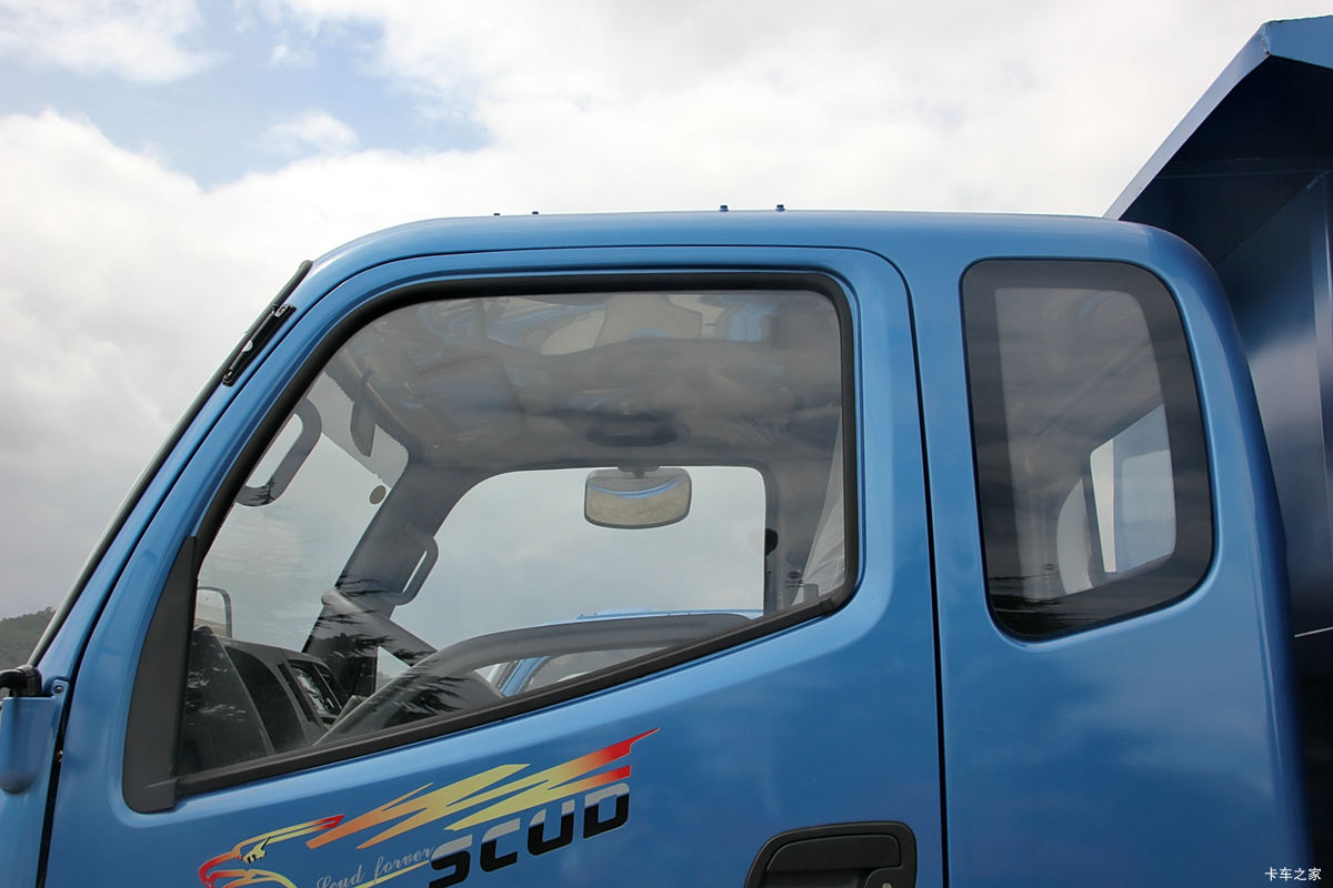 ʱ�� ˹�����Ῠ 129���� 4X2 3.7����ж��(LFJ3045G7)���                                                