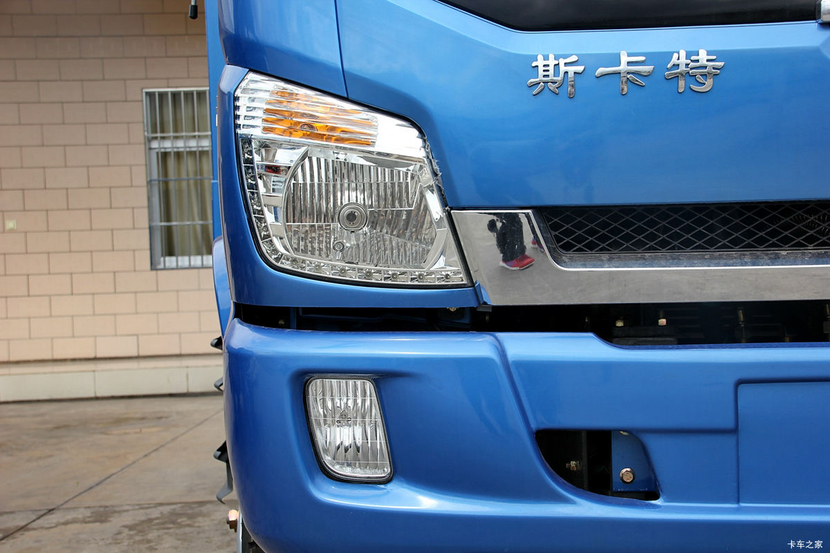 ʱ�� ˹�����Ῠ 129���� 4X2 3.7����ж��(LFJ3045G7)���                                                