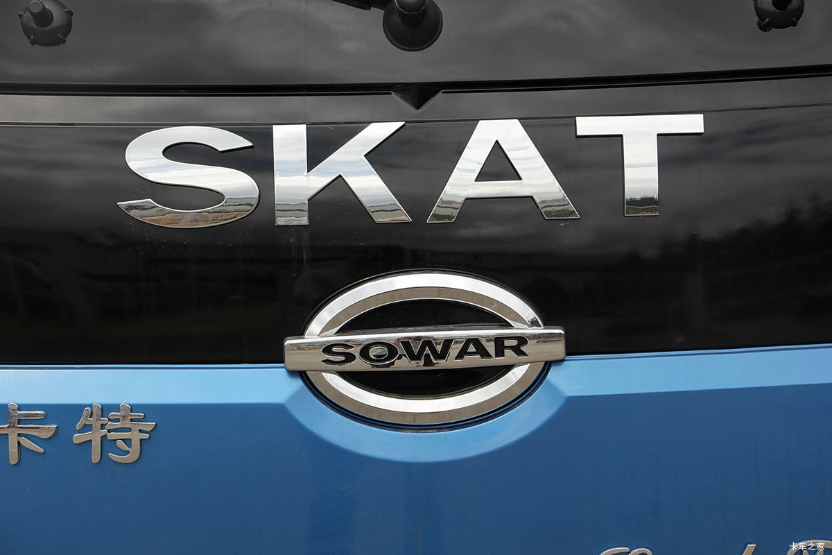 ʱ�� ˹�����Ῠ 129���� 4X2 3.7����ж��(LFJ3045G7)���                                                