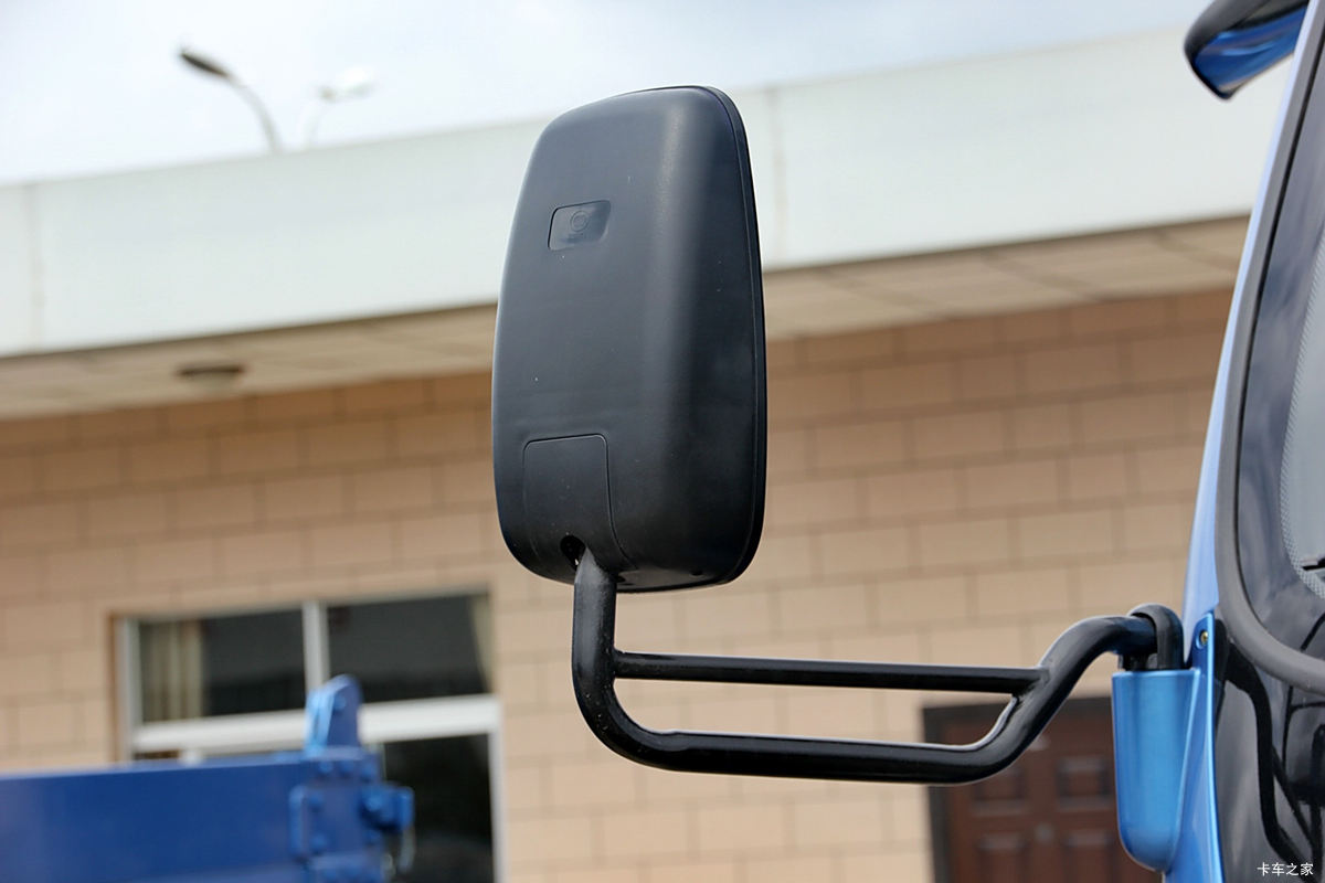 ʱ�� ˹�����Ῠ 129���� 4X2 3.7����ж��(LFJ3045G7)���                                                