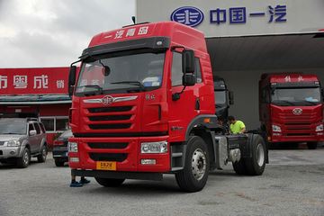 青岛解放 悍V重卡 240马力 4X2牵引车(CA4163P1K2E5A80)