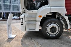 陕汽重卡 德龙新M3000 270马力 6X2 9.6米厢式载货车(AMT)(SX5200XXYMA)