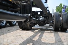 陕汽重卡 德龙新M3000 270马力 6X2 9.6米厢式载货车(AMT)(SX5200XXYMA)