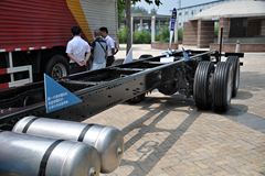 陕汽重卡 德龙新M3000 270马力 6X2 9.6米厢式载货车(AMT)(SX5200XXYMA)