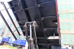 中国重汽 豪曼H3 140马力 4.7米自卸车(ZZ3168G17DB1)