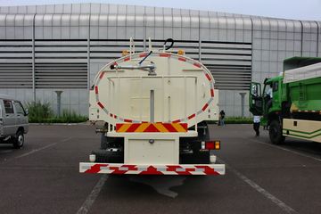 瑞沃Q5&nbsp;洒水车/喷洒车外观图片