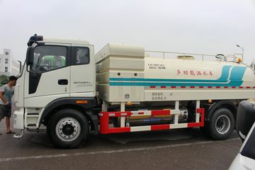 瑞沃Q5&nbsp;洒水车/喷洒车外观图片