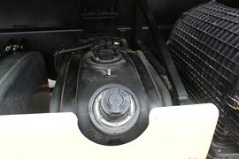 瑞沃Q9&nbsp;自卸车底盘                                                图片