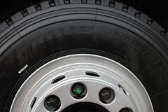 福田 瑞沃Q5中卡 220马力 6X2 9.5米栏板载货车(BJ1255VNPHP-1)