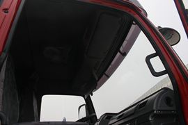 瑞沃中型&nbsp;自卸车驾驶室                                               图片