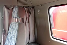 瑞沃中型&nbsp;自卸车驾驶室                                               图片