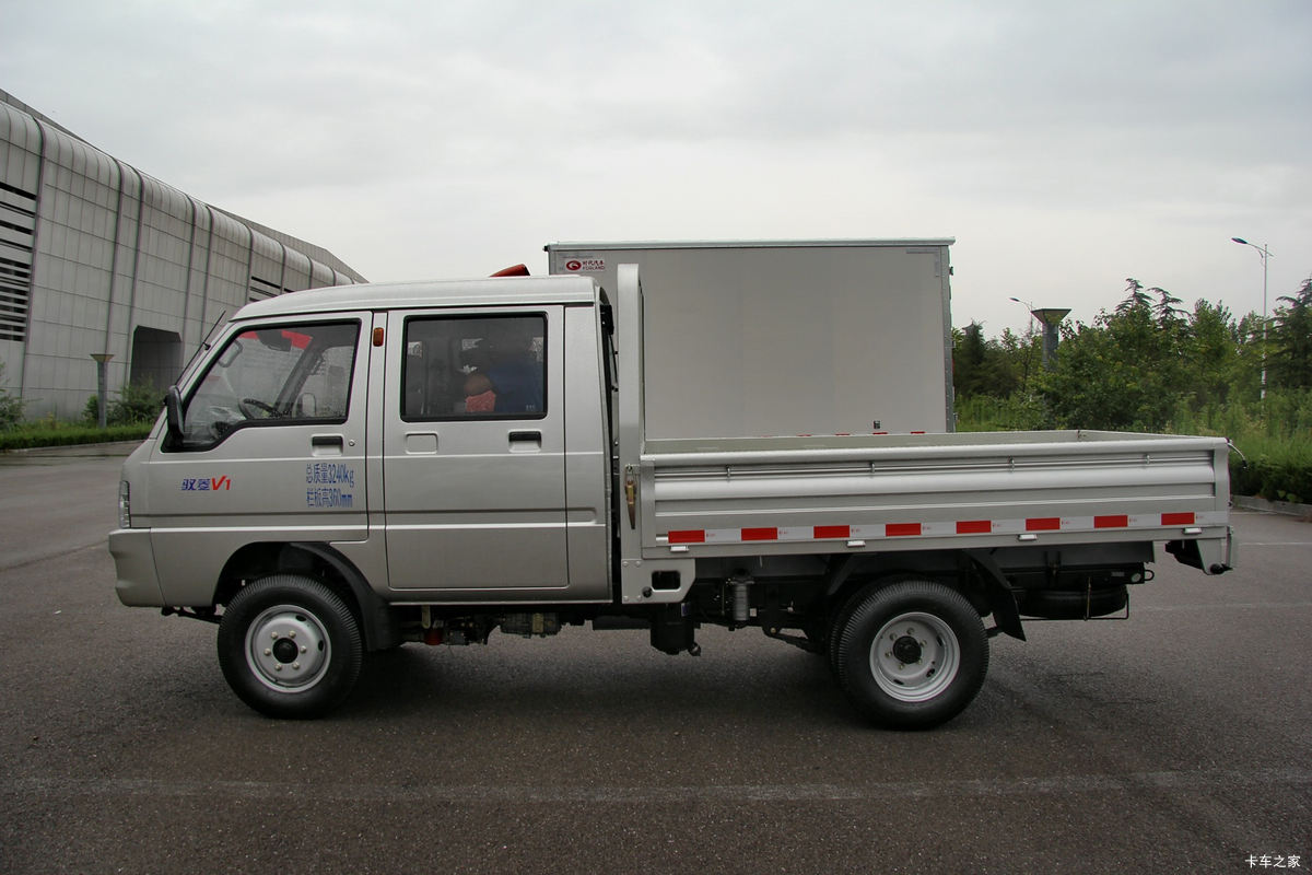 ʱ ԦV1 1.8L 68  ˫΢(BJ1030V5AA4-X3)                                                