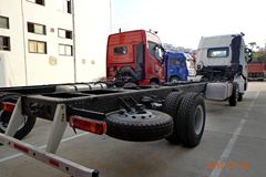 福田 欧曼ETX 6系重卡 245马力 6X2 9.5米厢式载货车(BJ5253XXY-XB)
