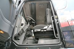 青岛解放 JH6重卡 460马力 6X4牵引车(CA4250P25K2T1E4)