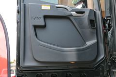 青岛解放 JH6重卡 460马力 6X4牵引车(CA4250P25K2T1E4)