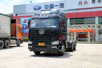 一汽解放 J6P重卡 460马力 6X4 AMT自动挡牵引车(CA4250P66K24T1A1E4)