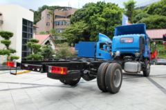 解放 麟V中卡 140马力 4X2 6.2米厢式载货车(CA5145XXYP40K2L5E4A85-3)