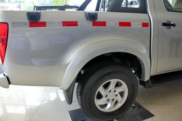 ���� �� 2015�� 2.4T���� ���� ˫��Ƥ�� ������ͼƬ