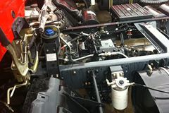 东风商用车 嘉运 120马力 4.1米单排轻卡底盘(DFH1100BX)