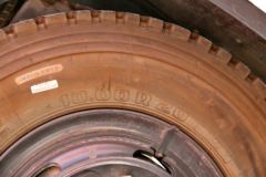 东风特商 180马力 4X2 4.2米自卸车(环卫车)(EQ3160GF8)