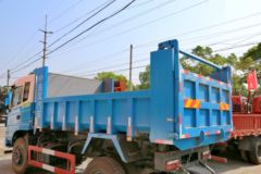 东风特商 180马力 4X2 4.2米自卸车(环卫车)(EQ3160GF8)