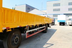 东风特商 中卡 210马力 6X2 9.6米栏板载货车(EQ1253GFJ1)