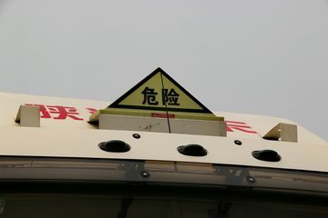 �����ؿ� ����F3000 350���� 6X4 LNGǣ����(��Ȼ�����䳵)(SX4256NT384T)ͼƬ