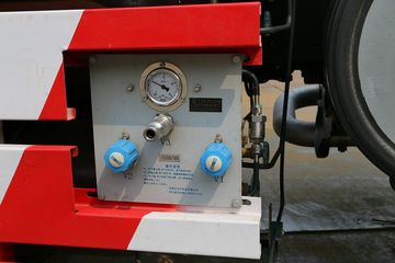 �����ؿ� ����F3000 350���� 6X4 LNGǣ����(��Ȼ�����䳵)(SX4256NT384T)ͼƬ