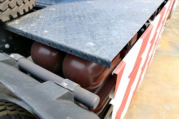 �����ؿ� ����F3000 350���� 6X4 LNGǣ����(��Ȼ�����䳵)(SX4256NT384T)ͼƬ