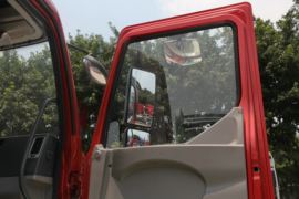 乘龙M3&nbsp;牵引车驾驶室                                               图片