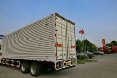 陕汽重卡 德龙X3000 270马力 6X2 9.55米厢式载货车(SX5200XXYXA)