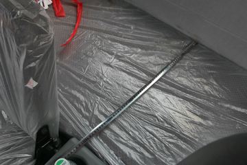 һ����� J6L�п� 220���� 4X2ǣ����ͼƬ