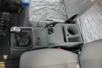 һ����� J6L�п� 220���� 4X2ǣ����ͼƬ