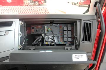 һ����� J6L�п� 220���� 4X2ǣ����ͼƬ