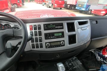 һ����� J6L�п� 220���� 4X2ǣ����ͼƬ