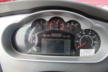 һ����� J6L�п� 220���� 4X2ǣ����ͼƬ