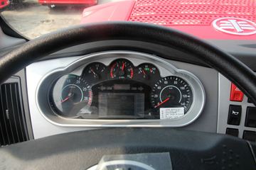 һ����� J6L�п� 220���� 4X2ǣ����ͼƬ