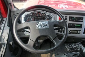 һ����� J6L�п� 220���� 4X2ǣ����ͼƬ