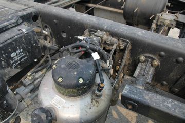 һ����� J6L�п� 220���� 4X2ǣ����ͼƬ