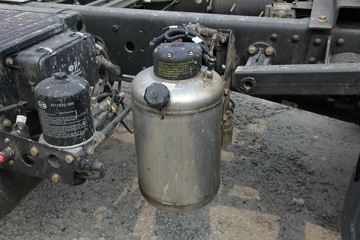 һ����� J6L�п� 220���� 4X2ǣ����ͼƬ