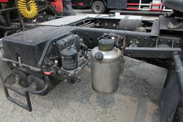 һ����� J6L�п� 220���� 4X2ǣ����ͼƬ