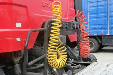 һ����� J6L�п� 220���� 4X2ǣ����ͼƬ