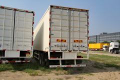 福田 欧曼ETX 5系重卡 230马力 6X2 9.5米厢式载货车(BJ5252XXX-XC)