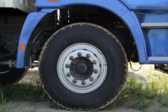 福田 欧曼ETX 5系重卡 230马力 6X2 9.5米厢式载货车(BJ5252XXX-XC)